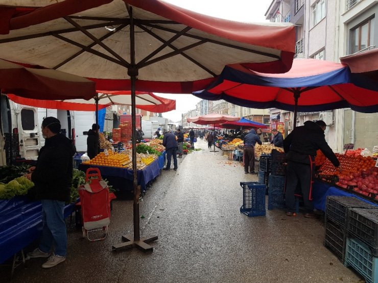 Pazarlar sabah boş, akşam tıklım tıklım dolu