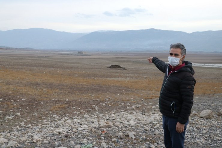 Ürküten görüntü, barajdan geriye nehir yatağı kaldı