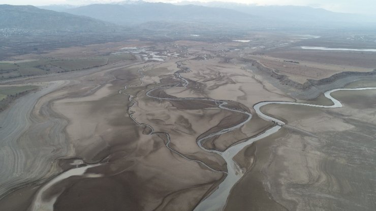 Ürküten görüntü, barajdan geriye nehir yatağı kaldı