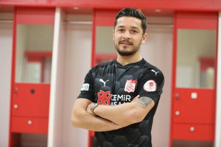 Sivasspor, Ahmet Oğuz’u kadrosuna kattı