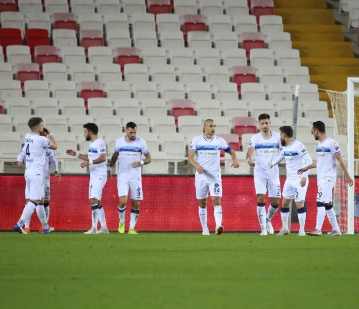 Ziraat Türkiye Kupası: D.G. Sivasspor: 1 - Adana Demirspor: 1 (İlk yarı)