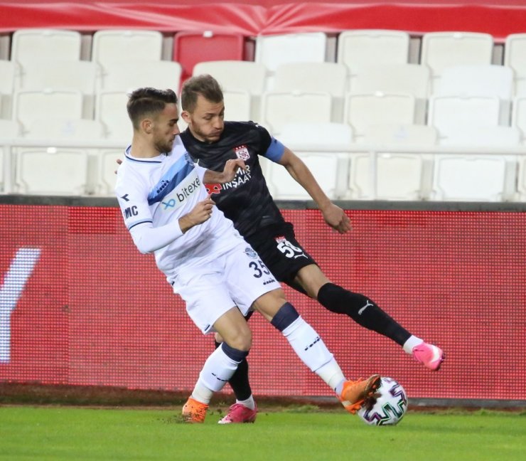 Ziraat Türkiye Kupası: D.G. Sivasspor: 1 - Adana Demirspor: 1 (İlk yarı)