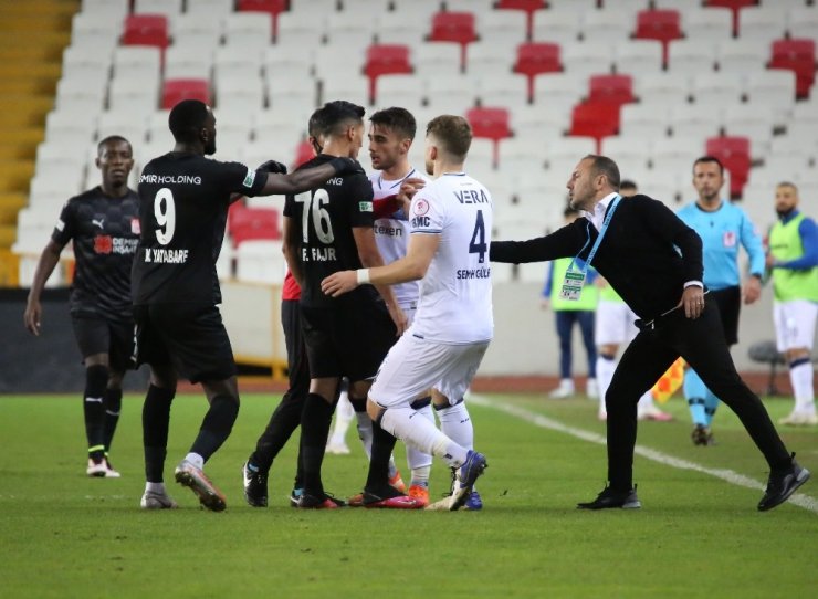 Ziraat Türkiye Kupası: D.G. Sivasspor: 2 - Adana Demirspor: 1 (Maç sonu)