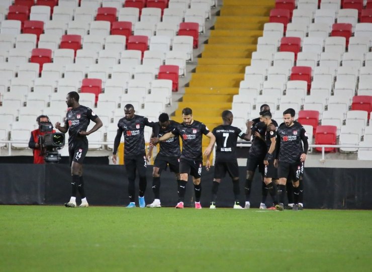 Ziraat Türkiye Kupası: D.G. Sivasspor: 2 - Adana Demirspor: 1 (Maç sonu)