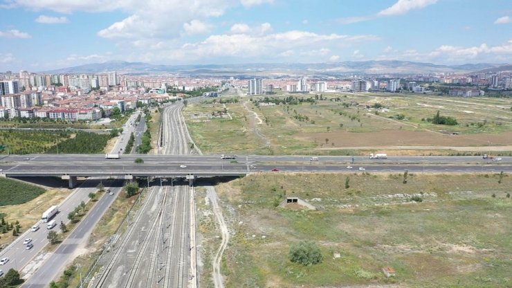 İstasyon Caddesi’nde yıllardır süren trafik sorunu çözülüyor