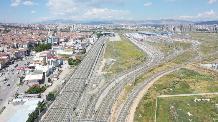 İstasyon Caddesi’nde yıllardır süren trafik sorunu çözülüyor