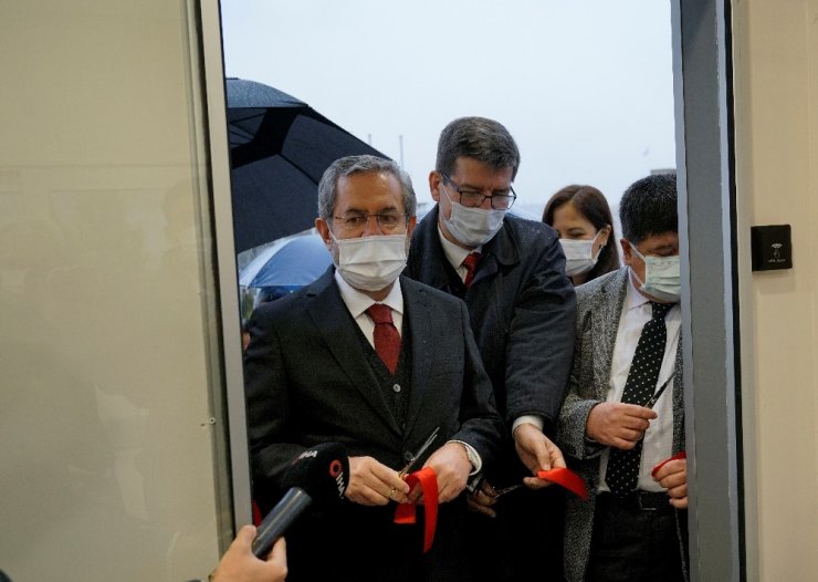 Ankara Üniversitesi’nden akıllı Covid-19 test kabini