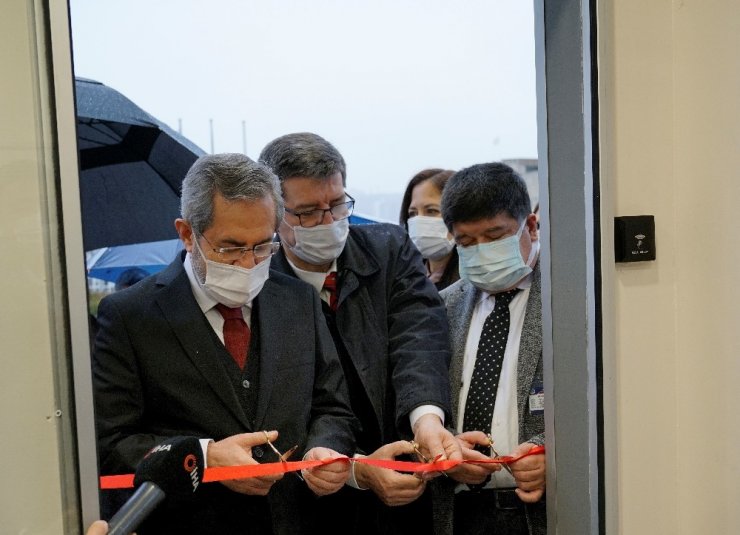 Ankara Üniversitesi’nden akıllı Covid-19 test kabini