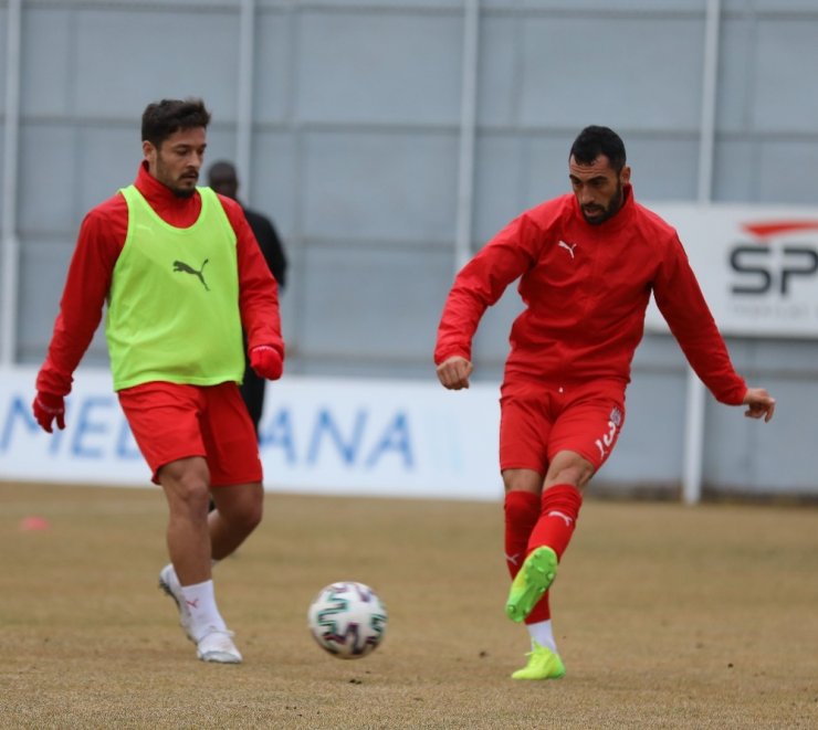 Sivasspor ara vermedi!