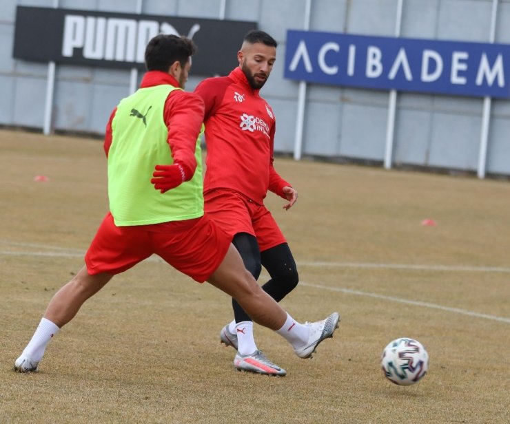 Sivasspor ara vermedi!