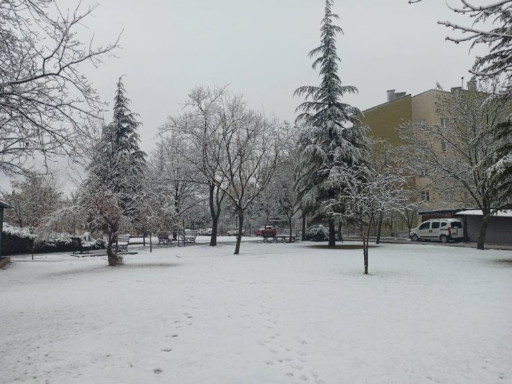 Eskişehir’e beklenen kar nihayet geldi