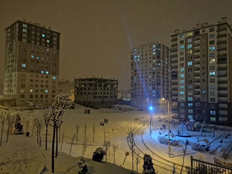 Kayseri’ye yılın ilk karı düştü