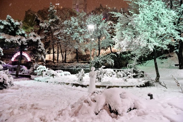 Ankara’da kar kartpostallık görüntüler oluşturdu