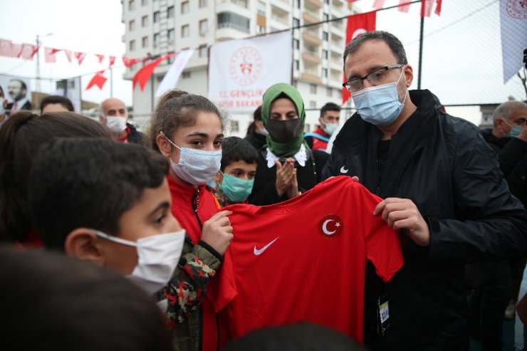 Bakan Kasapoğlu, Siirtli çocukların hayalini gerçeğe dönüştürdü