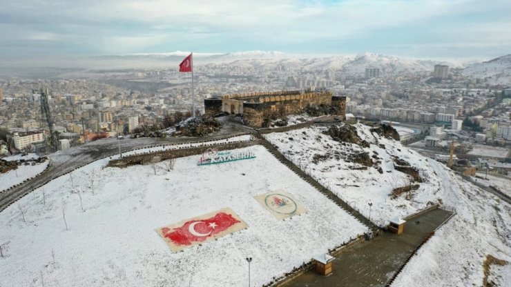 Kar altındaki Kayaşehir, eşsiz manzarasıyla hayran bıraktı