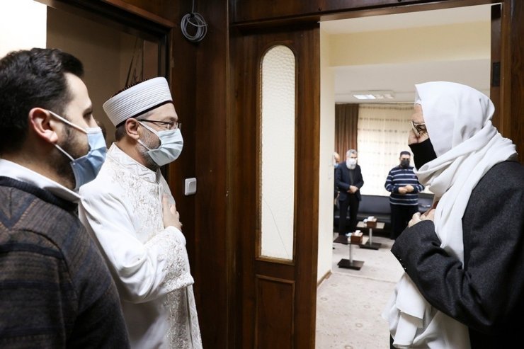 Diyanet İşleri Başkanı Erbaş, Suriye İslam Meclisi Başkanı Rufai’yle görüştü