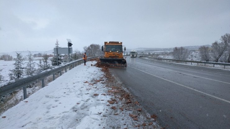 Kar küreme ekiplerinin kış mesaisi