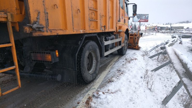 Kar küreme ekiplerinin kış mesaisi