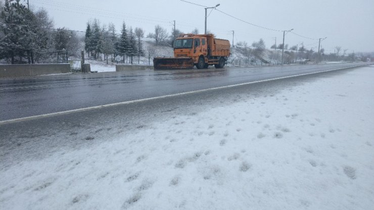 Kar küreme ekiplerinin kış mesaisi