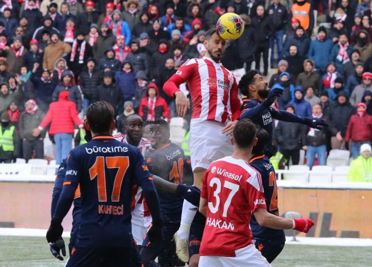 Başakşehir ile Sivasspor 25. randevuda