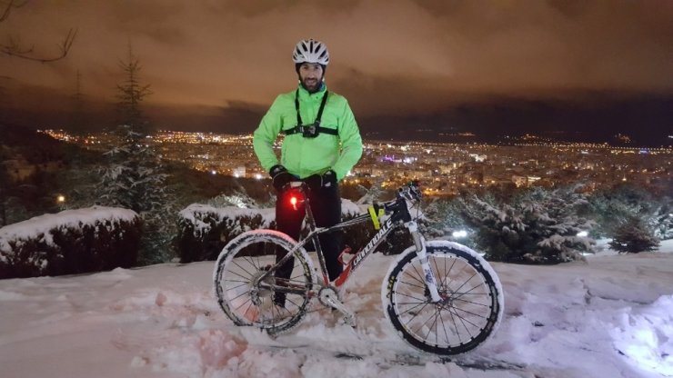 Milli sporcu adayları kar kış dinlemeden çalışıyorlar