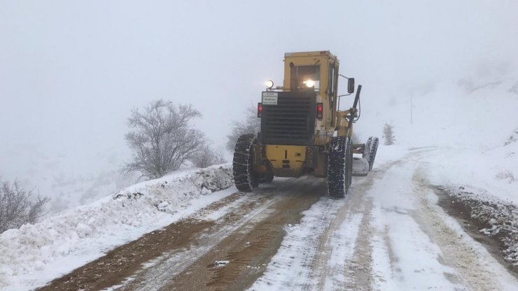 Kırıkkale’de kapanan köy yolu ulaşıma açıldı