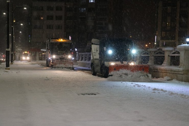 Sivas’ta kar yağışı kartpostallık görüntüler oluşturdu