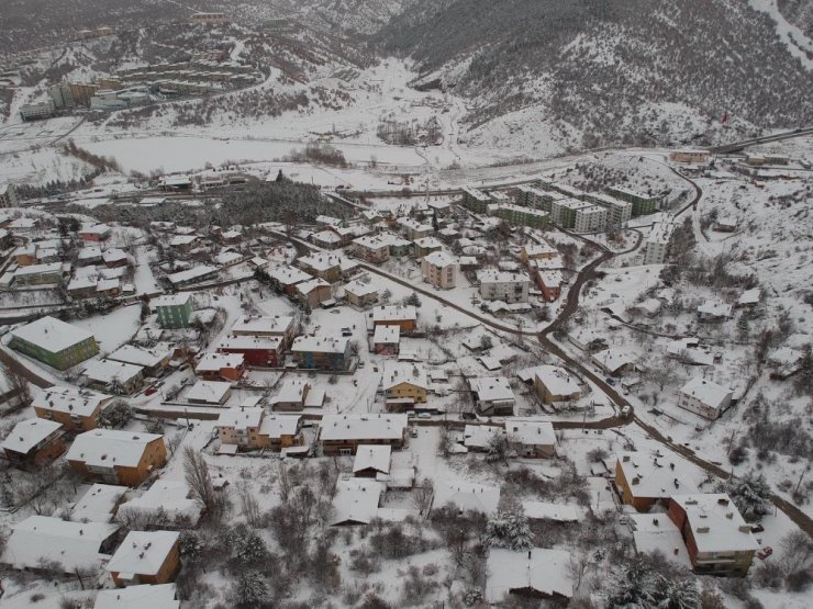 Kartpostallık görüntüler ortaya çıkan kar altındaki Kızılcahamam drone ile görüntülendi