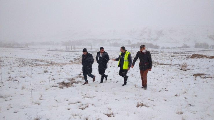 Kesintisiz enerji için karla kaplı arazide mücade devam ediyor