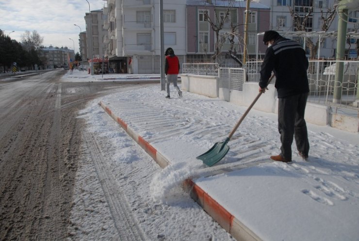 Karaman Belediyesinin karla mücadele çalışması