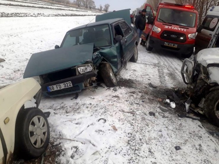 Konya’da 3 araç çarpıştı: 1ölü, 4 yaralı