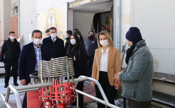 Vali Becel, Türkiye’nin ilk yerli balon üretim firmasını ziyaret etti