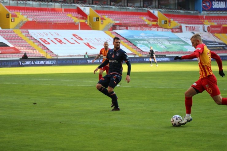 Süper Lig: Kayserispor: 2 - Medipol Başakşehir: 0 (Maç sonucu)