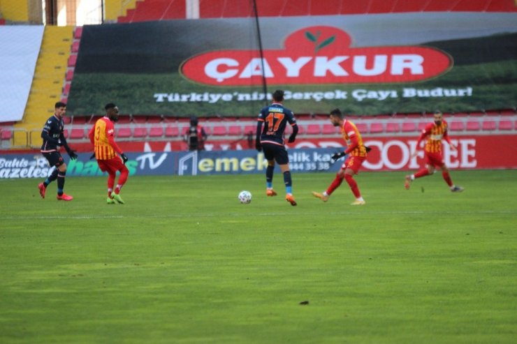 Süper Lig: Kayserispor: 2 - Medipol Başakşehir: 0 (Maç sonucu)