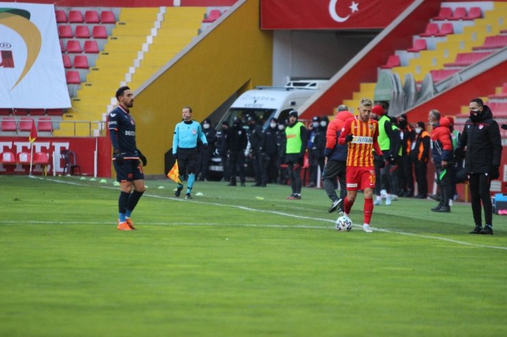 Süper Lig: Kayserispor: 2 - Medipol Başakşehir: 0 (Maç sonucu)