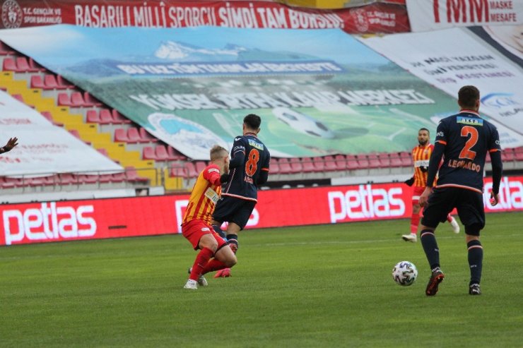 Süper Lig: Kayserispor: 2 - Medipol Başakşehir: 0 (Maç sonucu)