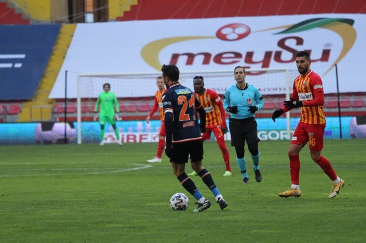 Süper Lig: Kayserispor: 2 - Medipol Başakşehir: 0 (Maç sonucu)