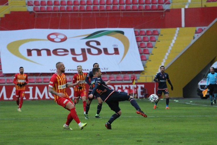 Süper Lig: Kayserispor: 2 - Medipol Başakşehir: 0 (Maç sonucu)