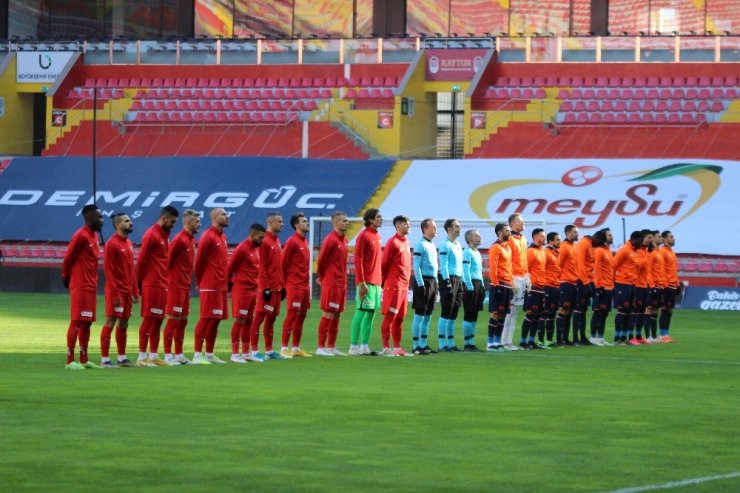 Süper Lig: Kayserispor: 0 - M.Başakşehir: 0 (Maç devam ediyor)