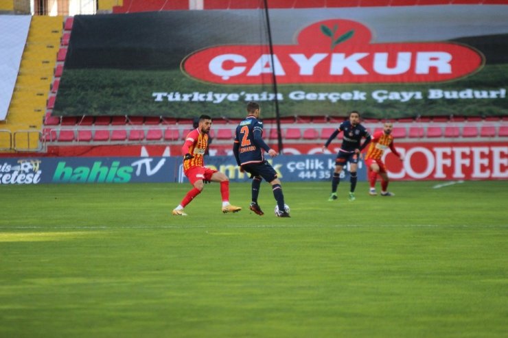 Süper Lig: Kayserispor: 0 - M.Başakşehir: 0 (Maç devam ediyor)