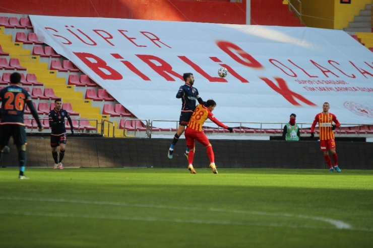 Süper Lig: Kayserispor: 0 - M.Başakşehir: 0 (Maç devam ediyor)