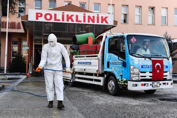 Eksi 40 dereceye kadar etkili ‘BELÇÖZ’ yol ve kaldırımlarda kullanılmaya başlandı