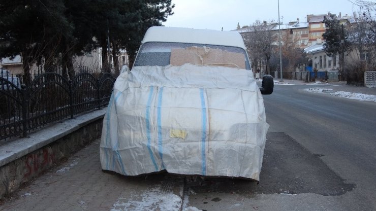 Termometreler eksi 20’yi gösterdi, hayat dondu