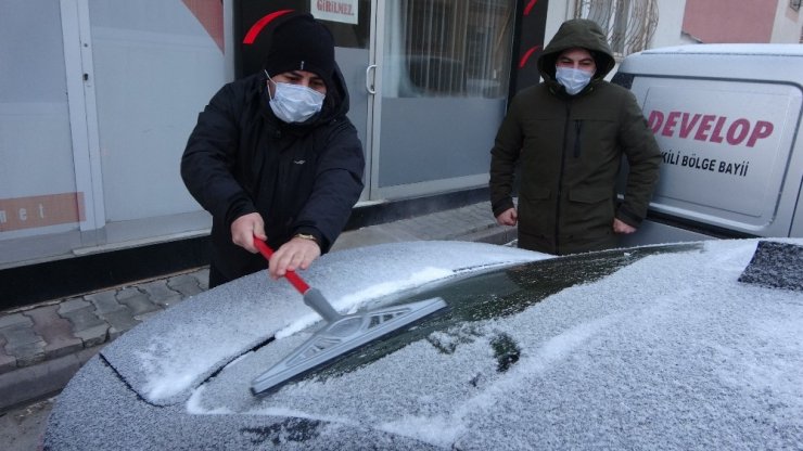 Termometreler eksi 20’yi gösterdi, hayat dondu