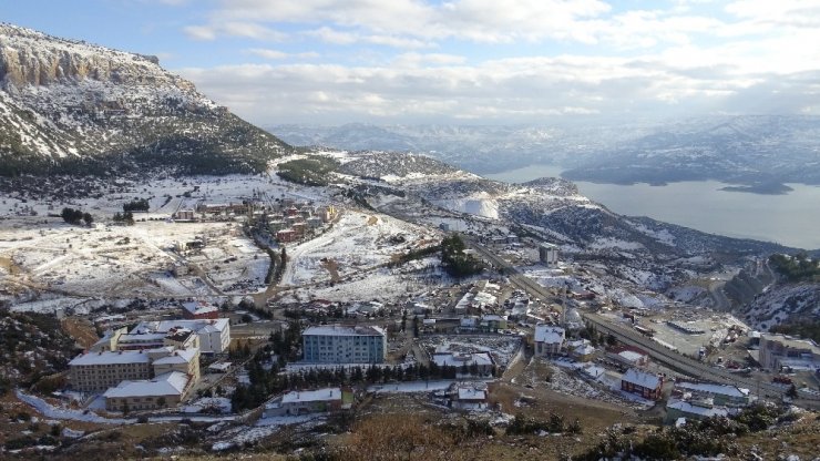 Toroslar gelinliğini giydi