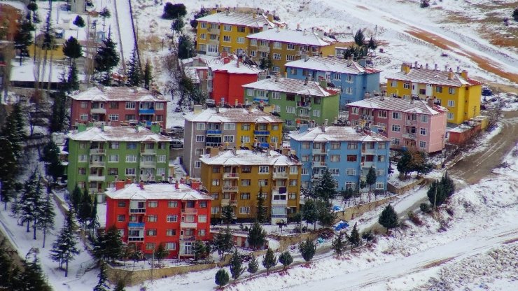 Toroslar gelinliğini giydi