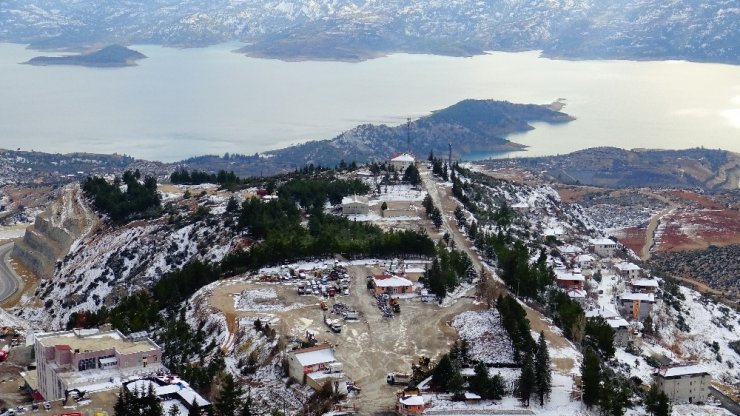 Toroslar gelinliğini giydi