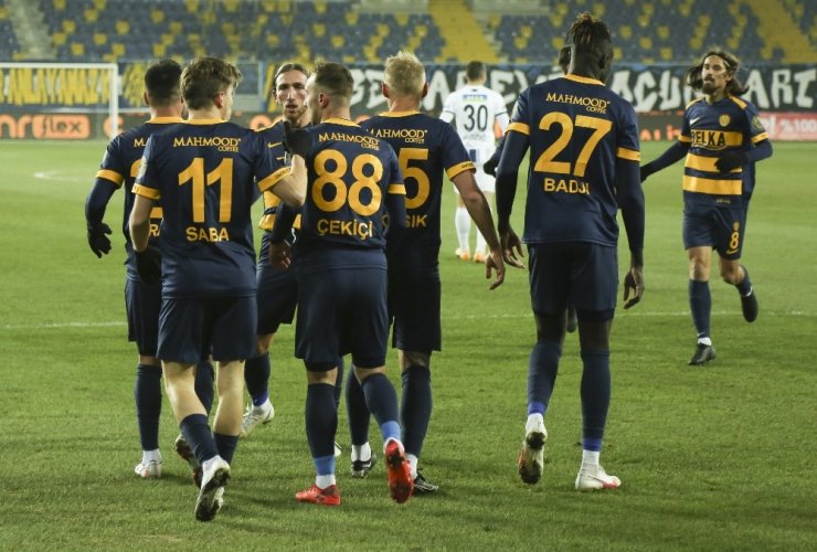 Süper Lig : MKE Ankaragücü: 1 - Kasımpaşa: 0 (İlk yarı)