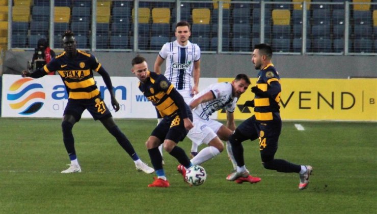 Süper Lig : MKE Ankaragücü: 1 - Kasımpaşa: 0 (İlk yarı)