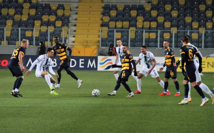 Süper Lig : MKE Ankaragücü: 1 - Kasımpaşa: 0 (İlk yarı)